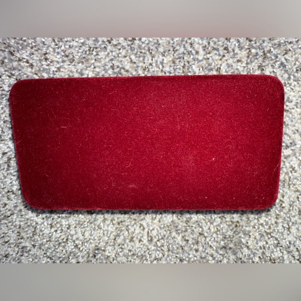 Vintage red jewelry box - Picture 2 of 9